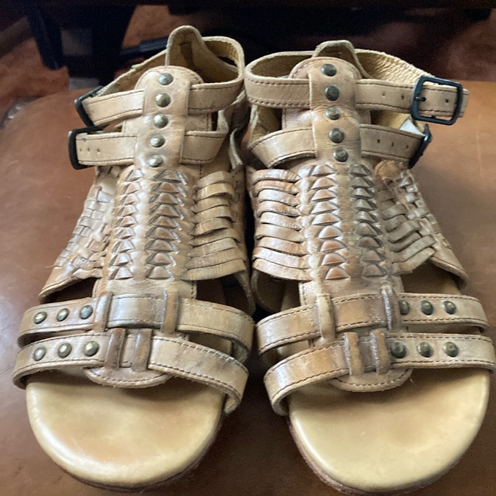 Bed stu tan leather size 8 1/2